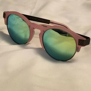 GRRIFFI Trendy Pink Sunglasses with Reflective Lenses